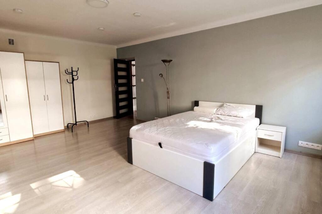 Two Room Apartment In A Prestigious Location وارسو المظهر الخارجي الصورة